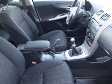 Toyota Corolla X Sedan 1.4 D-4D 90KM 2007 Toyota Corolla 1.4 D-4D, Salon Polska, zdjęcie 8