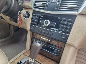 Mercedes Klasa E W212 Limuzyna 250 CGI BlueEFFICIENCY 204KM 2010 Mercedes E 250 CGI Elegance Automat Navi Skóry, zdjęcie 25