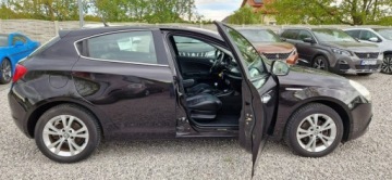 Alfa Romeo Giulietta Nuova II Hatchback 5d 1.6 JTD 16v 105KM 2013 Alfa Romeo Giulietta 1.6 JTDM 16V, zdjęcie 8