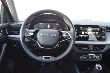 Skoda Kamiq Crossover Facelifting 1.0 TSI 115KM 2025 Skoda Kamiq SalonPL Selection Pomarancz PhoenixPakiet Winter Premium FV23, zdjęcie 11