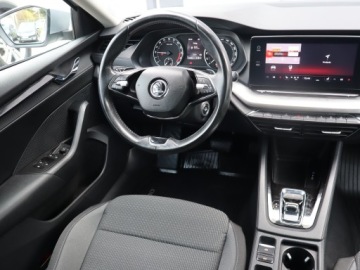 Skoda Octavia IV Kombi 2.0 TDI 115KM 2022 Skoda Octavia 2.0 TDI, Salon Polska, zdjęcie 6