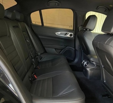 Alfa Romeo Giulia II Sedan Facelifting 2.0 Turbo 280KM 2023 Alfa Romeo Giulia Salon Polska Bezwypadkowy R Cars Warszawa 2.0 Benzyna, zdjęcie 13