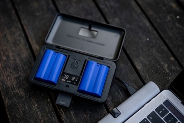 Двухканальное зарядное устройство Newell LCD-PB-SD для аккумуляторов NP-FZ100 для Sony