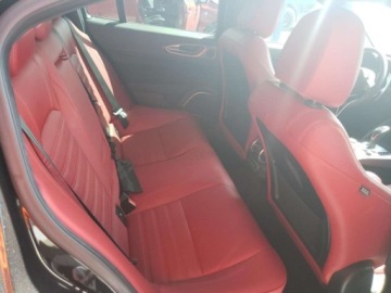 Alfa Romeo Giulia II Sedan Facelifting 2.0 Turbo 280KM 2022 Alfa Romeo Giulia 2022, Veloce, 2.0L, od ubezpieczalni 2.0 Benzyna 280KM, zdjęcie 8
