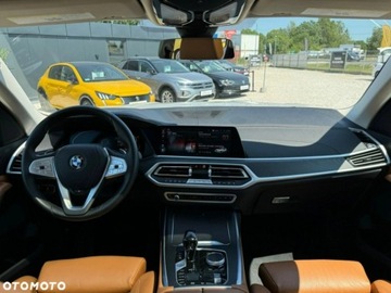 BMW X7 SUV Facelifting 3.0 40i 381KM 2022 BMW X7 xDrive40i, 3.0L 3.0 Benzyna 382KM, zdjęcie 10