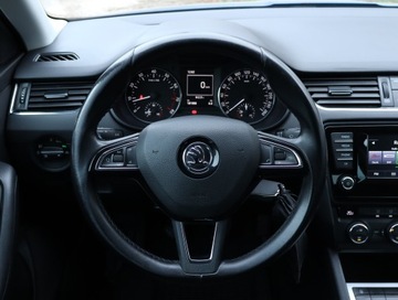 Skoda Octavia III Liftback 1.4 TSI 140KM 2013 Skoda Octavia 1.4 TSI, Salon Polska, Xenon, zdjęcie 15