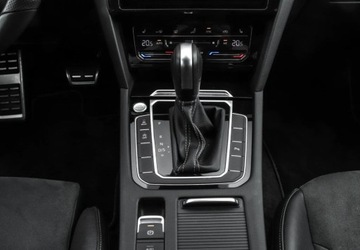 Volkswagen Arteon Fastback Facelifting 2.0 TSI 190KM 2023 Volkswagen Arteon 2.0 TSI 190KM, Hak skladany elektrycznie, Czujniki parko, zdjęcie 15