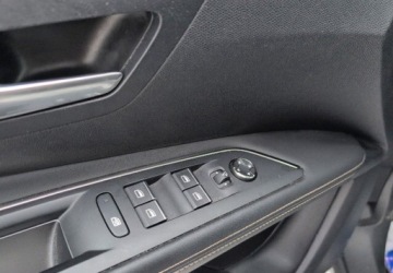 Peugeot 3008 II Plug-In Hybrid Facelifting 1.6 HYBRID4 300KM 2022 Peugeot 3008 1.6 PureTech Hybrid4 PHEV GT Pack SS EAT8 SalonPL Niski Przeb, zdjęcie 17