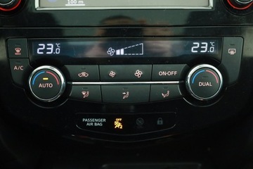 Nissan Qashqai II Crossover 1.2 DIG-T 115KM 2016 Nissan Qashqai 1.2 DIG-T, Salon Polska, Navi, zdjęcie 9