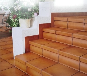 НАРУЖНЫЕ ЛЕСТНИЦЫ С ПАЗАМИ СОКРОВИЩА ИЗ РУЧНОГО КОРИЧНЕВОГО ИСПАНСКОГО КЛИНКЕРА BIZ