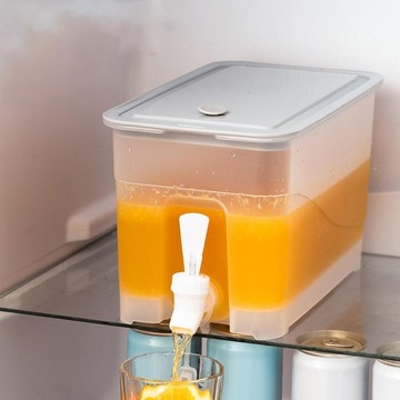 Диспенсер для напитков для холодильника емкостью 4 литра, в плотном сером цвете.