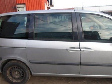DVEŘE PRAVÝ PŘEDNÍ PEUGEOT 807