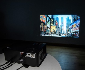 RZUTNIK PROJEKTOR ANDROID LED FULL HD USB 6000 lm