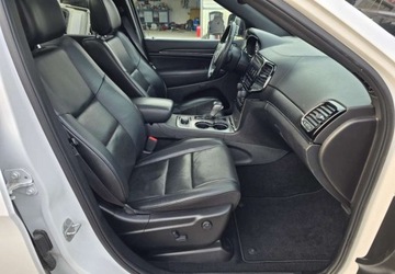 Jeep Grand Cherokee IV Terenowy Facelifting 2016 5.7 352KM 2019 Jeep Grand Cherokee Jeep Grand Cherokee 5.7 V8 HEMI 4WD Automatik Overland, zdjęcie 34