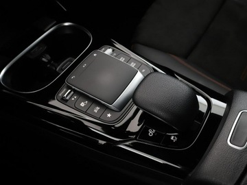 Mercedes Klasa A W177/V177 Hatchback AMG 2.0 A35 306KM 2020 Mercedes A 35 AMG A35 AMG 4MATIC 306KM Automat, zdjęcie 35