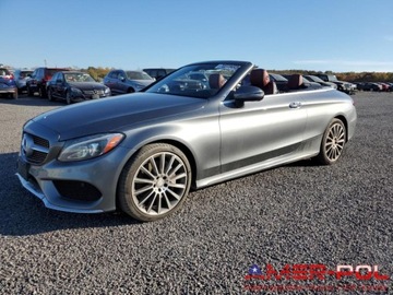 Mercedes Klasa C W205 2017 Mercedes-Benz Klasa C _W205_C 300_4Matic_241 km_2017r. 2.0 Benzyna 241KM