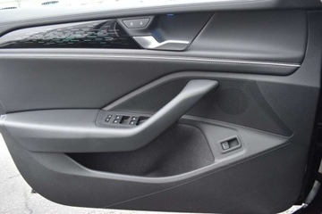 Volkswagen Passat B8 Variant Facelifting 2.0 TDI SCR 150KM 2024 Volkswagen Passat Variant 2.0TDI 150KM Elegance IQ.Drive HAK Masaz ACC Kam, zdjęcie 26