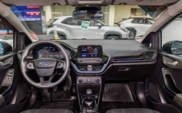 Ford Fiesta VII Hatchback 3d Facelifting 1.0 EcoBoost 100KM 2017 Ford Fiesta 1.1 Trend Benzyna 100KM, zdjęcie 3