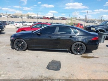 Jaguar XF II 2021 Jaguar XF R-Dynamic SE P300 2021 2.0l 2.0 Benzyna 296KM, zdjęcie 2