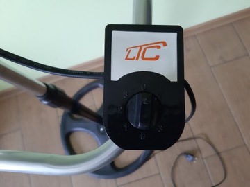 Мощный вентилятор, металлический напольный вентилятор мощностью 70 Вт.