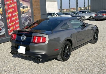 Ford Mustang V 2011 Ford Mustang 5.0 V8 GT 421 KM 2011r 139.000 km Warszawa 5.0 Benzyna, zdjęcie 3