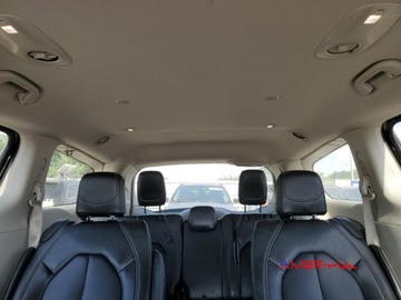 Chrysler Voyager V 2020 Chrysler Voyager 2020 r., 3,6 L LXI 3.6 Benzyna 287KM, zdjęcie 9