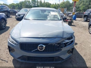 Volvo S60 III 2024 Volvo S60 B5 Core Dark Theme 2024 2.0l 2.0 Benzyna 247KM, zdjęcie 7