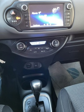 Toyota Yaris III Hatchback 5d Facelifting Hybrid 100KM 2016 Toyota Yaris 1.5 Hybrid 100% Org Przebieg 132 Tyś, zdjęcie 23