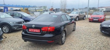 Volkswagen Jetta VI Sedan 2.0 TDI CR DPF 140KM 2013 Volkswagen Jetta automat mały przebieg, zdjęcie 6