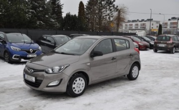 Hyundai i20 I Hatchback 5d Facelifting 1.2 DOHC 85KM 2013 Hyundai i20 LIFT Benzyna 1.2 Klimatyzacja 1.2 Benzyna 85KM