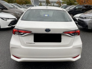 Toyota Corolla XII Sedan Facelifting 1.8 Hybrid 140KM 2025 Od ręki - Comfort 1.8 Hybrid 140KM | Tempomat adaptacyjny!, zdjęcie 3