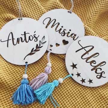 Образцы именных табличек из дерева