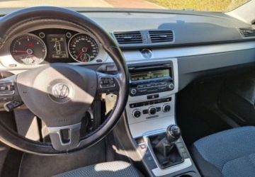 Volkswagen Passat B7 Variant 1.6 TDI CR DPF BlueMotion 105KM 2013 Volkswagen Passat Variant Volkswagen Passat Variant ver-variant-1-6-tdi-bl, zdjęcie 10