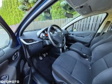 Peugeot 207 Hatchback 5d 1.4 VTi 95KM 2009 Peugeot 207 Peugeot 207 1.4 Benzyna 95KM, zdjęcie 4