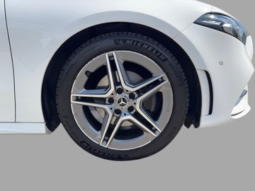 Mercedes Klasa A W177/V177 Hatchback Facelifting 1.3 180 136KM 2022 Mercedes-Benz A 180, zdjęcie 8