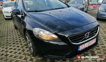 Volvo V40 II Hatchback 1.6 D2 115KM 2015 Volvo V40 II 1.6 1,6 D2 OCEAN RACE, zdjęcie 1