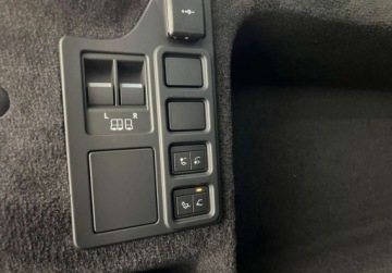 Land Rover Discovery V Terenowy Facelifting 3.0D I6 249KM 2025 Land Rover Discovery Discovery MY26 3.0D I6 249 PS AWD Auto Dynamic SE 3.0, zdjęcie 9