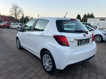 Toyota Yaris III Hatchback 5d Facelifting Hybrid 100KM 2016 Toyota Yaris hybrid-2-osobowy-Homol. ciężarowy-Automatic, zdjęcie 6