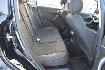 Peugeot 2008 I SUV Facelifting 1.2 PureTech 110KM 2018 Peugeot 2008 SalonPL 110KM Climatronic Nawigacja Smartlink Czujniki Park., zdjęcie 31