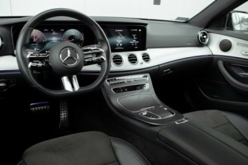 Mercedes Klasa E W213 2021 Mercedes-Benz Klasa E 2.0 Diesel 200KM, zdjęcie 26