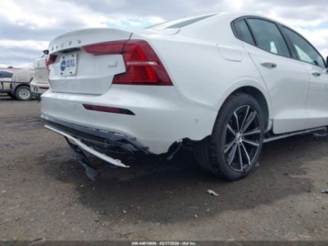 Volvo S60 III Sedan Plug-In Facelifting 2.0 T8 455KM 2024 Volvo S60 2024 VOLVO S60 RECHARGE PLUG-IN HYBRID T8 PLUS DARK THEME 2.0, zdjęcie 6