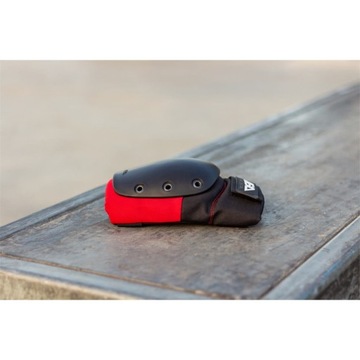 REKD наколенники черно-красные S