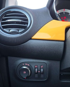 Opel Adam Hatchback 1.2 70KM 2018 Opel Adam Zadbany z malym przebiegiem dobra wersja wyposazenia 1.2 70KM, zdjęcie 14