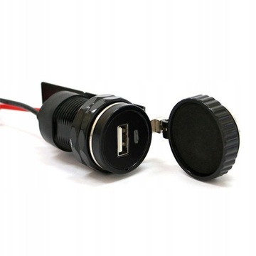 USB-зарядное устройство для мотоцикла с ЧАСАМИ