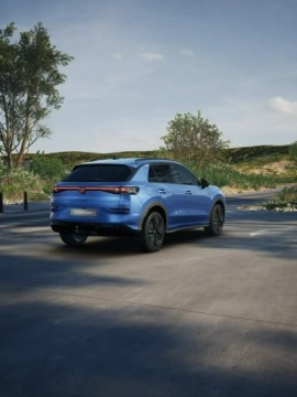 Volkswagen T-Roc I SUV Facelifting 1.5 TSI ACT 150KM 2026 Volkswagen T-Roc Wersja R-Line 1.5 eTSI 150 KM DSG, zdjęcie 7