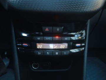 Peugeot 308 II SW Facelifting 1.5 BlueHDI 130KM 2019 Peugeot 308 1.5 BlueHDi, Salon Polska, zdjęcie 18