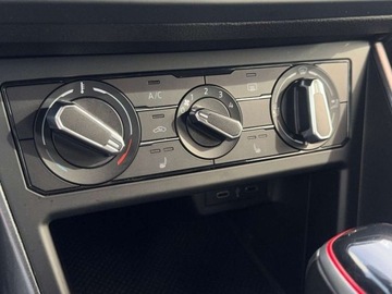 Volkswagen Polo VI GTI Facelifting 2.0 TSI 207KM 2022 Volkswagen Polo Polo GTI 2.0 TSI, IQ Drive, ACC, APP, Grzane fotele 2.0, zdjęcie 23