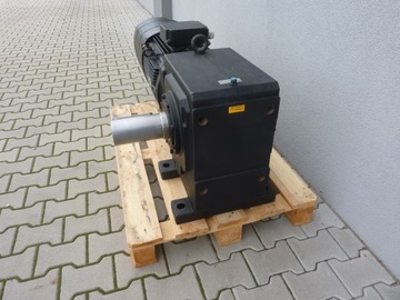 МОТОР-РЕДУКТОР 30кВт 61об/мин ТОРМОЗ БЕТОННЫЙ МИНИ