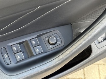 Volkswagen Arteon Fastback Facelifting 2.0 TDI 200KM 2022 Volkswagen Arteon R-Line Panorama Webasto Aktywny Tempomat Kamery 360 Fakt, zdjęcie 6