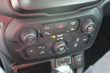 Jeep Renegade SUV Facelifting 1.3 GSE T4 Turbo 150KM 2020 Jeep Renegade Limited Automat Salon PL, zdjęcie 25